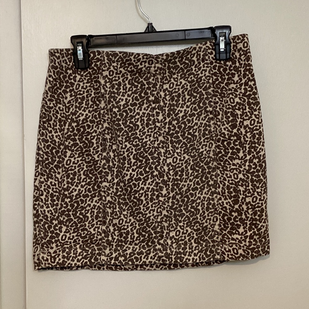 Free People Leopard Print Mini Skirt, size 10. Brown and white/beige.